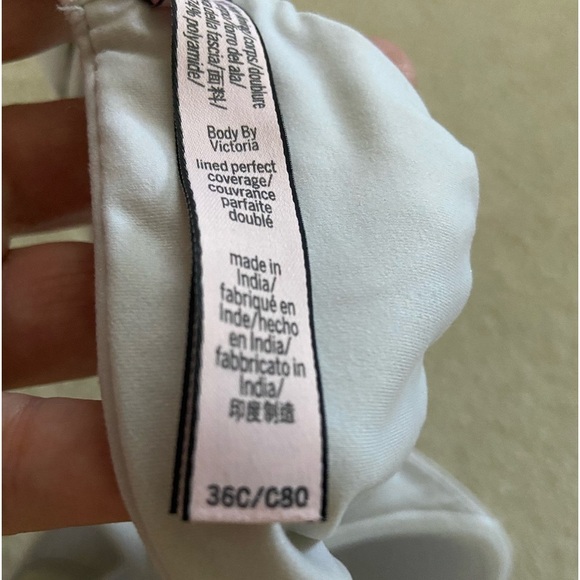 Victoria’s Secret Body by Victoria perfect fully covered size 36C in light gray - Picture 3 of 5